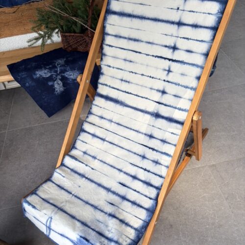Tissu artisanal, coton, Itajime Shibori, teinture Indigo, motif lignes, blanc, bleu